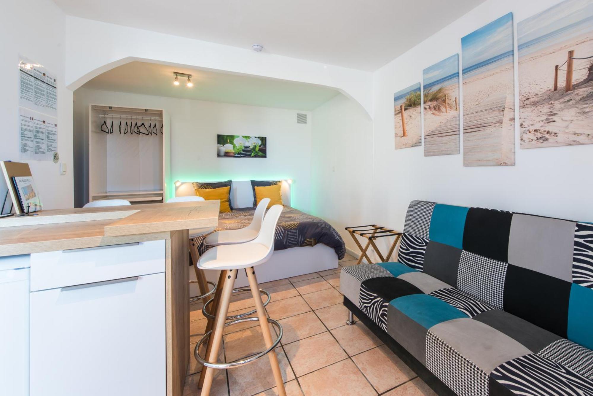 Beau studio rénové avec vue Vieux Hyères Extérieur photo
